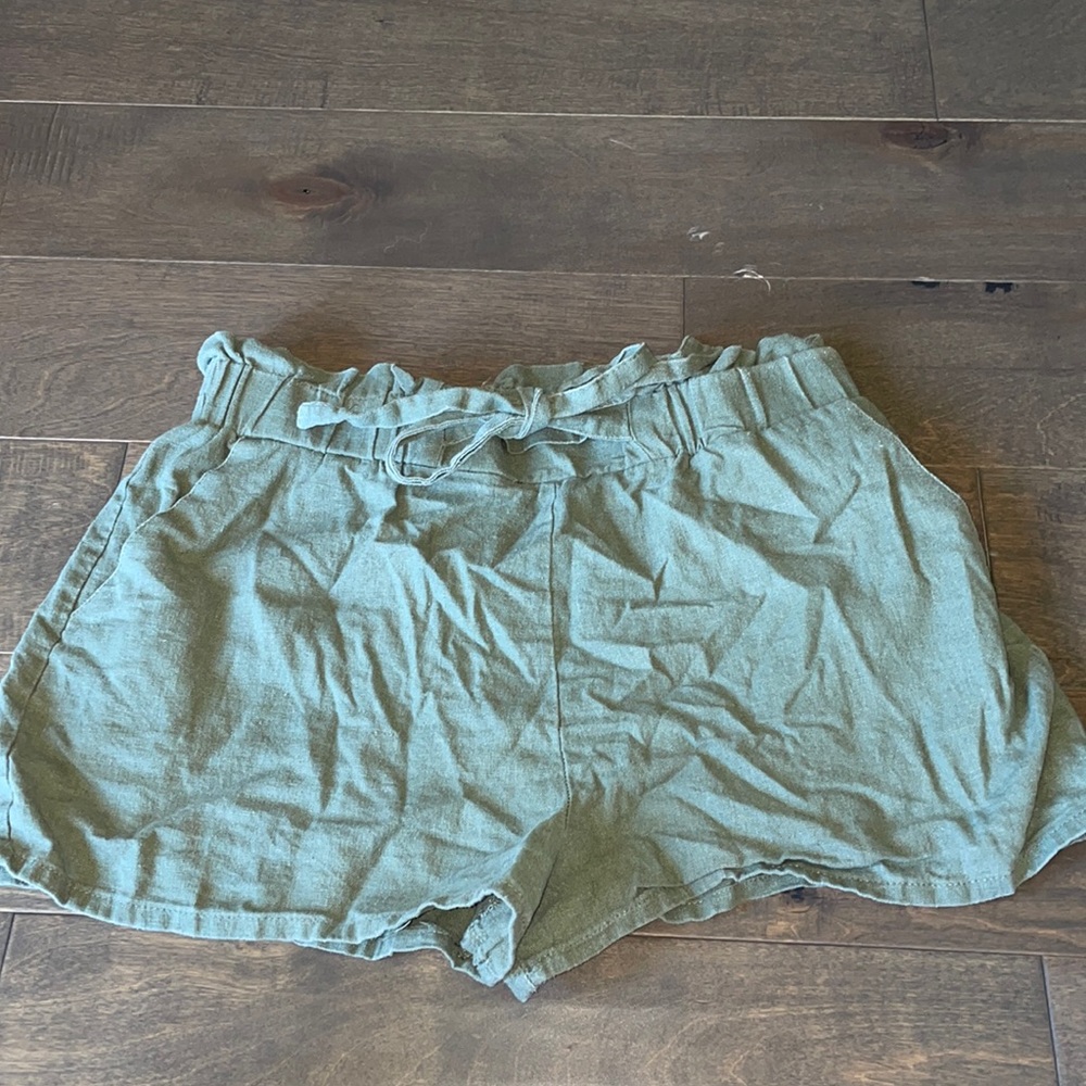 Army green cotton shorts